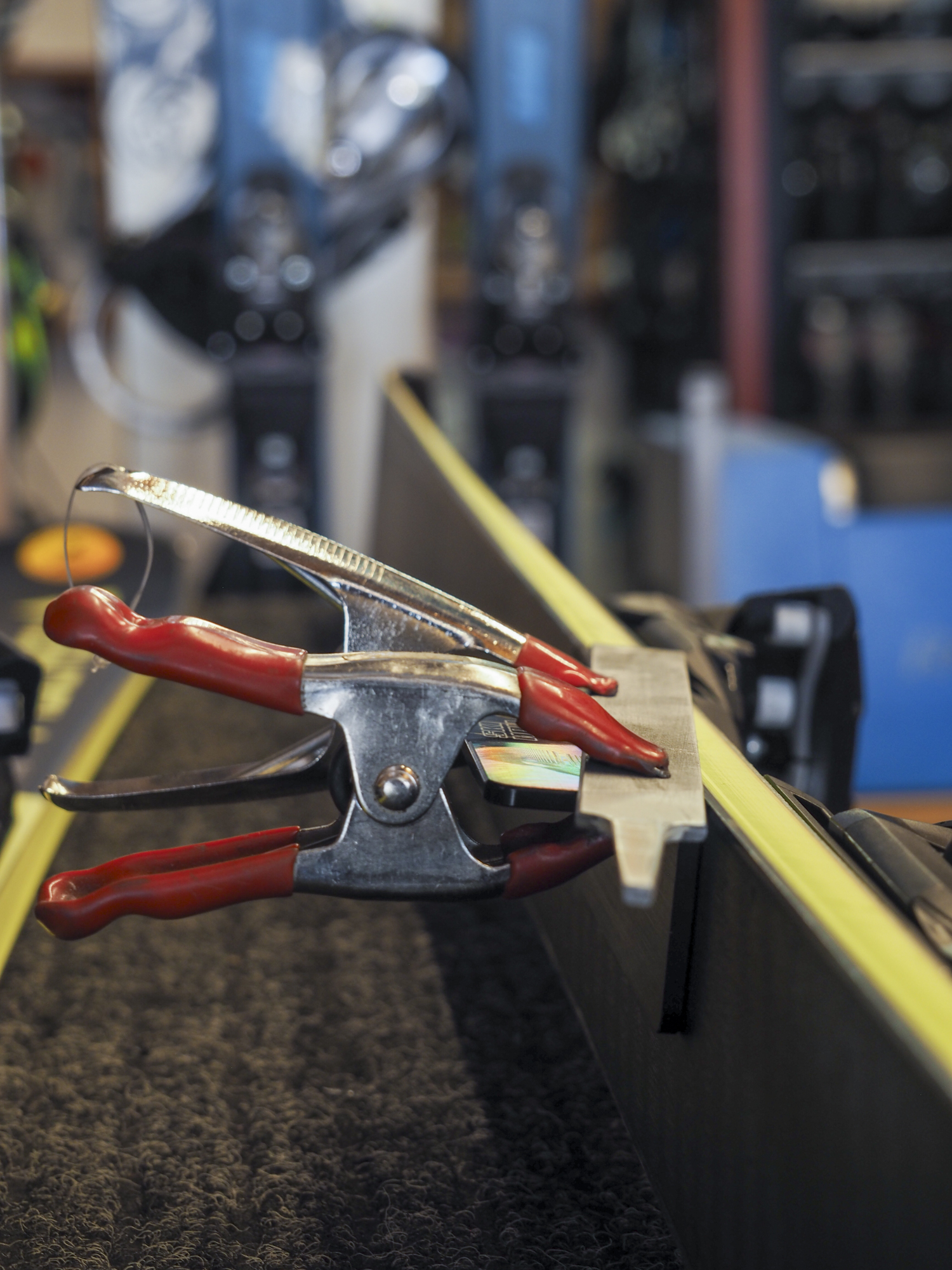 Affûtage des carres d'un ski