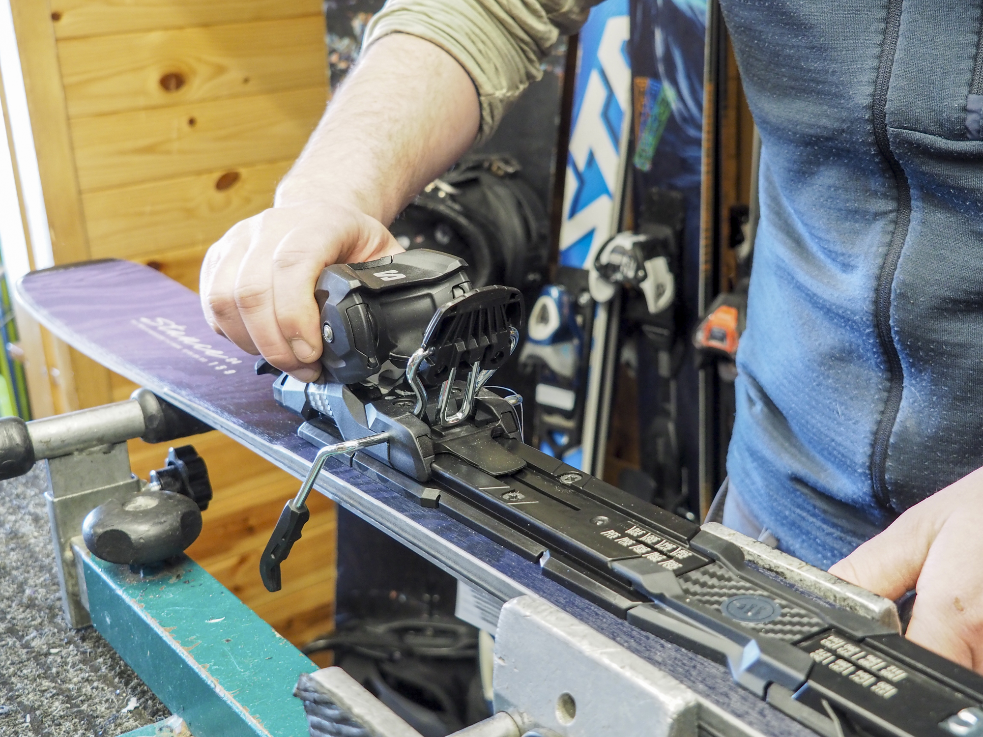 Ajustement de fixation de ski